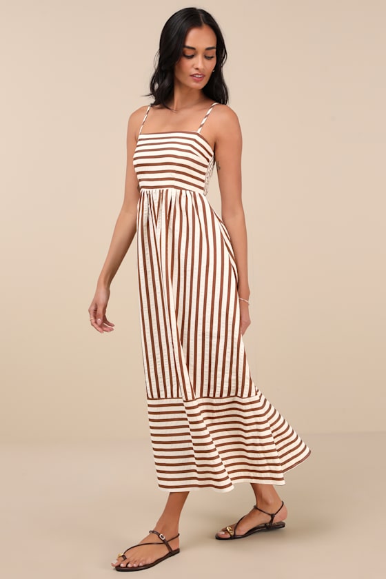 Exceptionally Pristine Green and Cream Striped Cutout Midi Dress