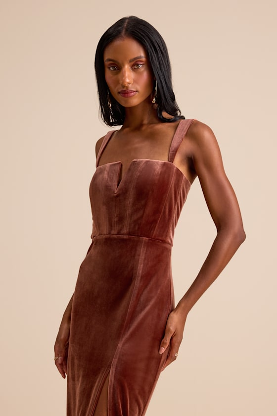 Pristine Luxury Emerald Green Velvet Bustier Maxi Dress