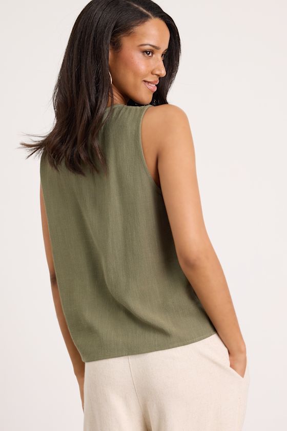 Casually Sophisticated Blue Linen Button-Front Top