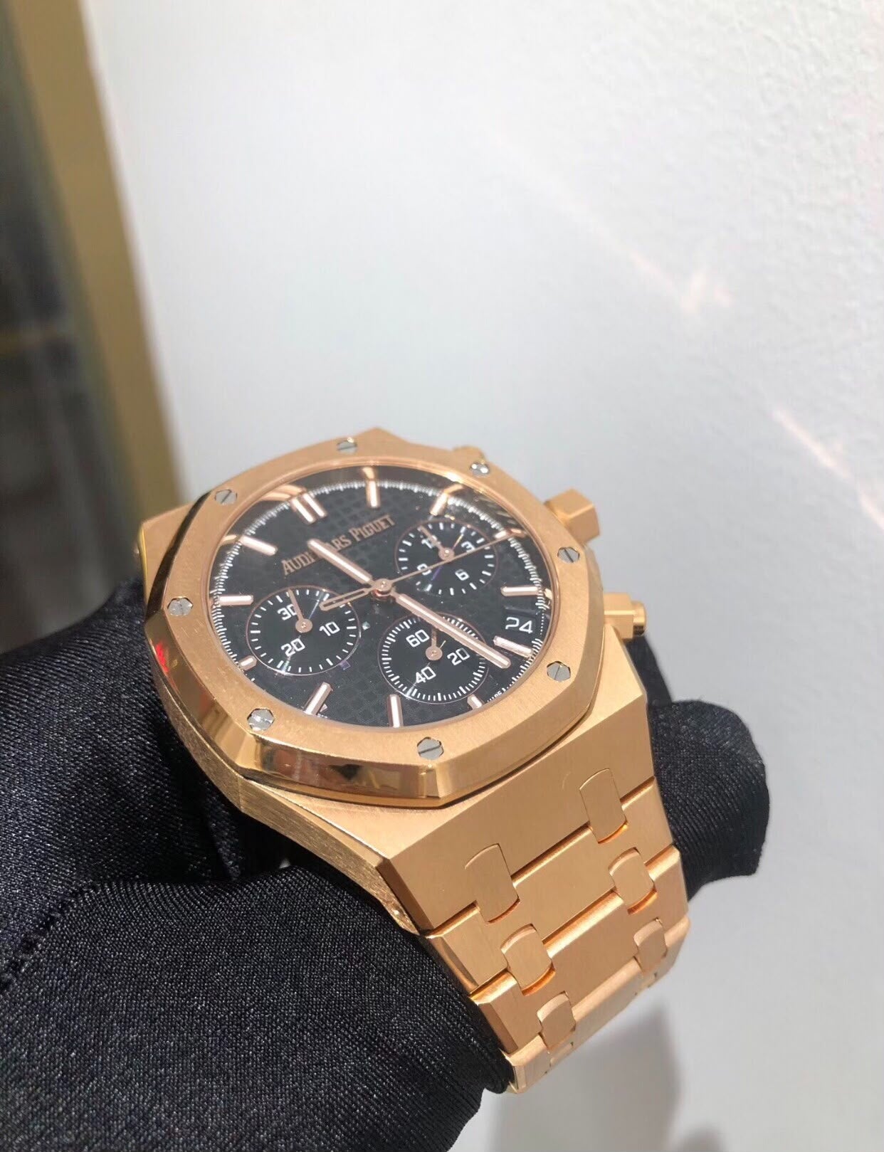 Audemars Piguet Royal Oak 26240OR, 18K rose gold.