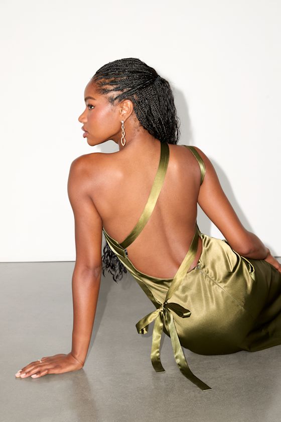 Yvonne Light Pink Satin One-Shoulder Midi Dress #Color_Olive Green