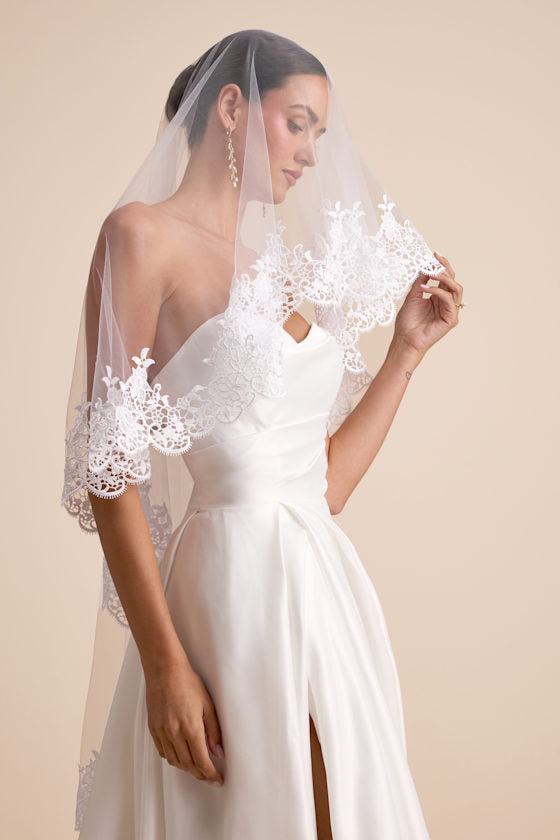 Calder White Mesh Lace Scalloped Bridal Veil #Color_White