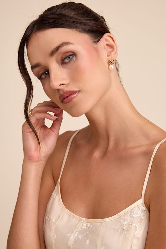 Arabeth 14KT Gold Pearl Stud Earrings #Color_Gold