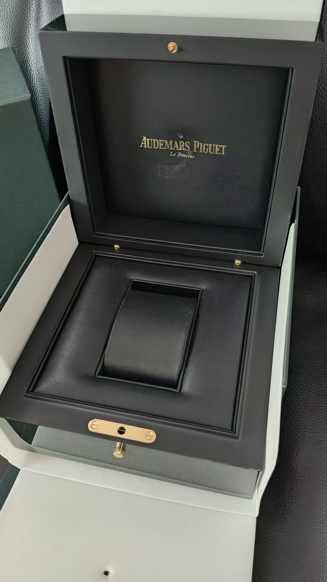 Royal Oak Series Watch 26240 "Black King Kong" (with warranty card) / 41mm