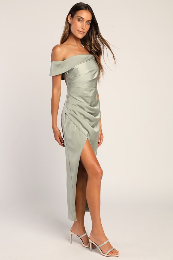 Showing Off a Little Dark Green Asymmetrical Tulip Midi Dress